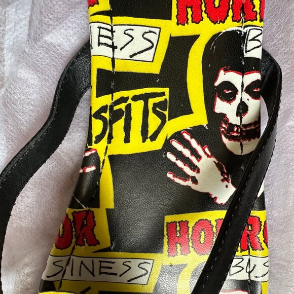 Strange Cvlt Women's 11 Misfits Horror Business Flip Flop Sandals Crimson Ghost - Picture 8 of 11